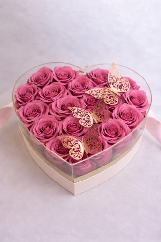 Rózsabox – Élő rózsás L’Amour rózsaszín szív box