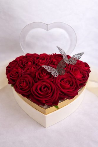 Rózsabox – L’Amour arany bársony rózsával