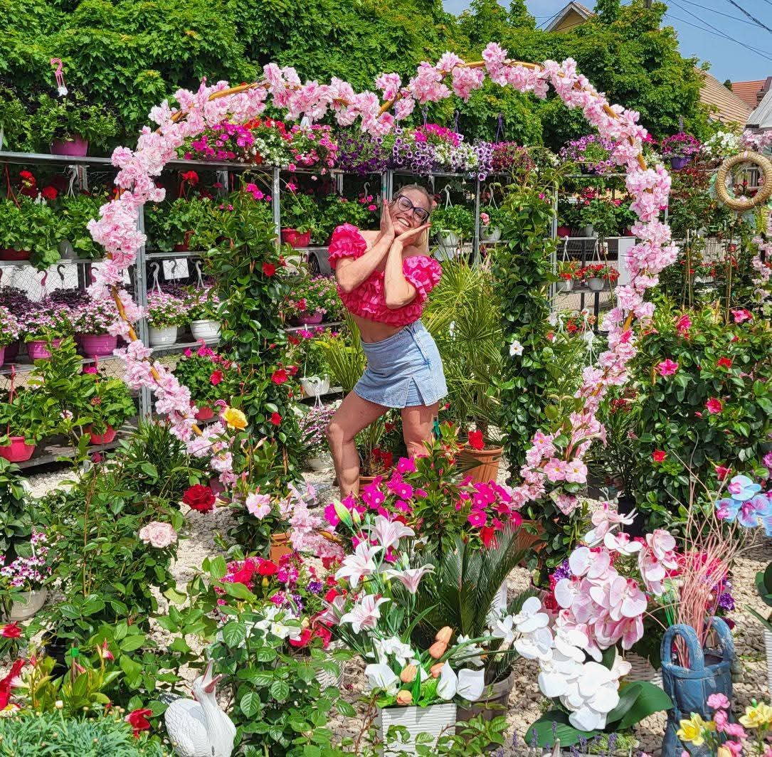 Vivien Magic Flowers Alkotás